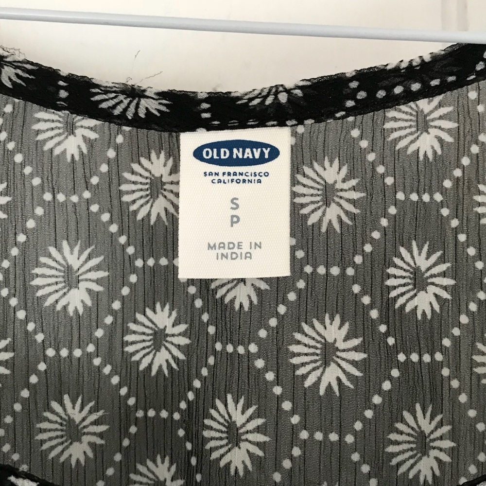 Patterned Sheer Top - Picture 2 of 4